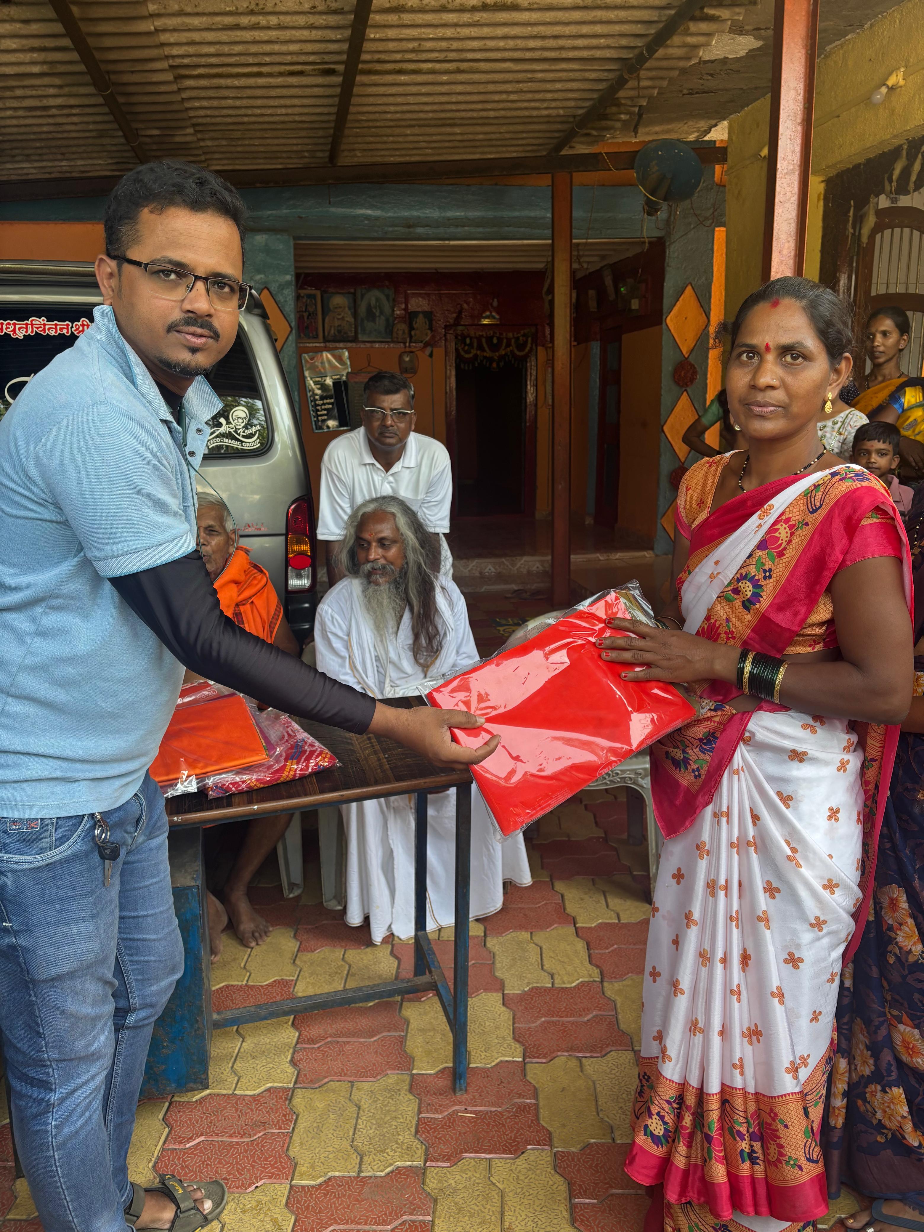 नवरात्री उत्सव : २०२५ -आदीवासी पाडयावर - साडया वाटप , करंजोन ,तिल्हेर पल्लीपाडा,पारोळ-डोंगरीपाडा 