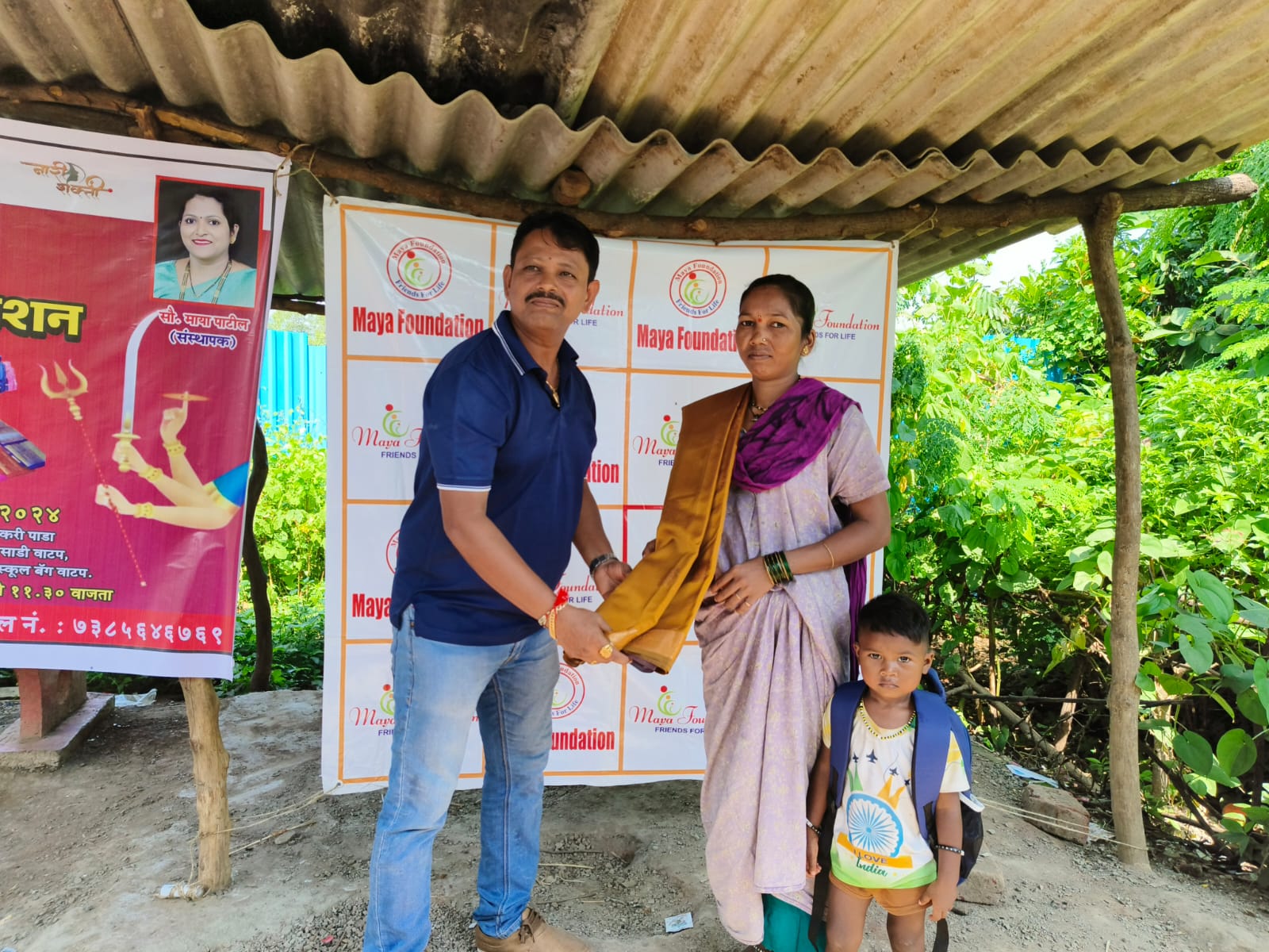 नवरात्री उत्सव : २०२५ - पदमावती मित्र मंडळ आणि माया फाऊंडेशन संयुक्त उपक्रम आदीवासी पाडयावर - साडया लहान मुलां-मुलींना ड्रेस-शालये बॅग वाटप ( करंजोन ,तिल्हेर पल्लीपाडा,पारोळ-डोंगरीपाडा ) 